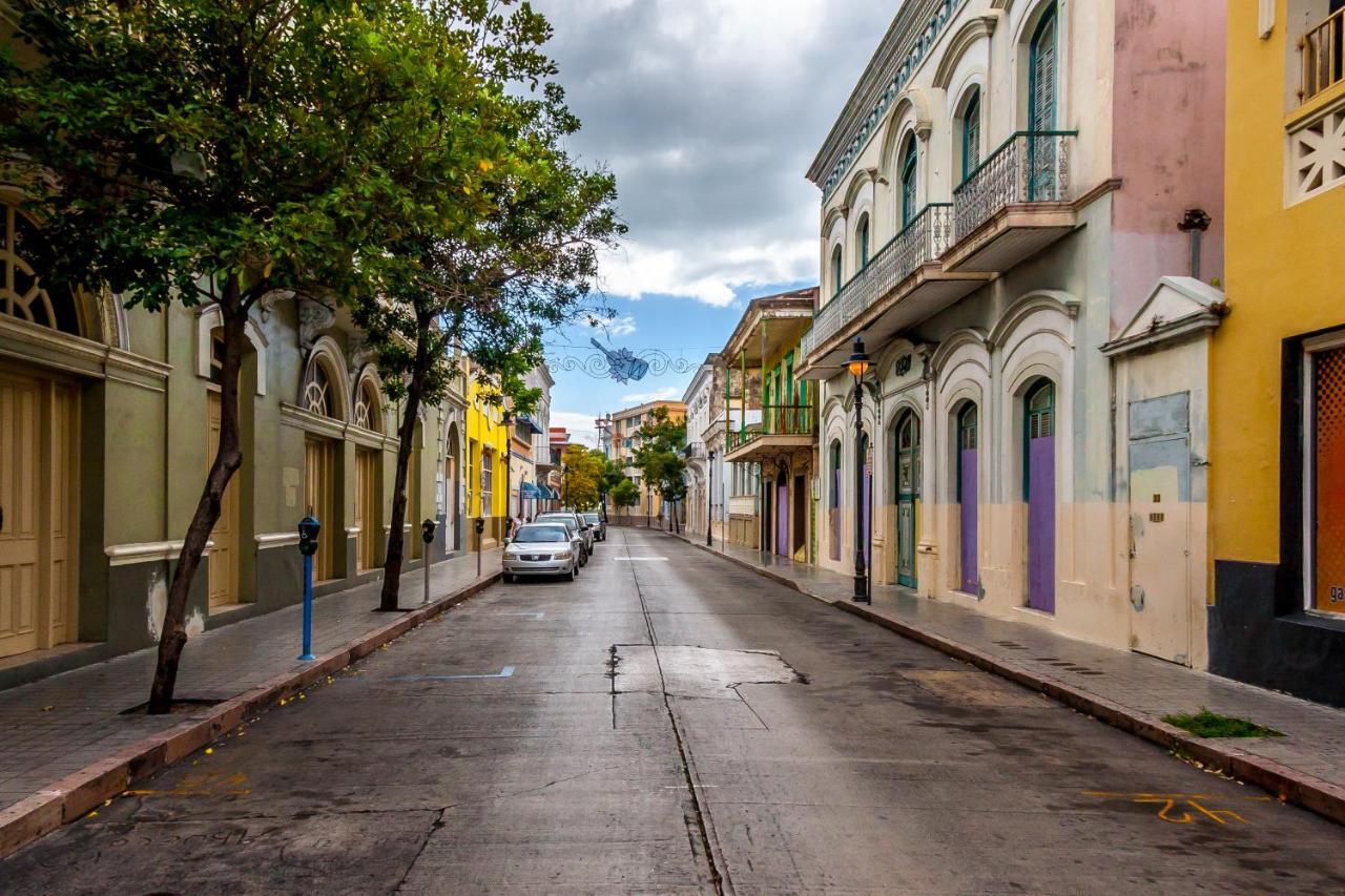 Compact Haven With Private Entrance And Free Parking And Laundry Appartement Ponce Buitenkant foto